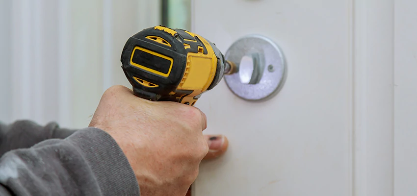 Street Locksmith For Smart Lock Repair in Elizabeth, NJ